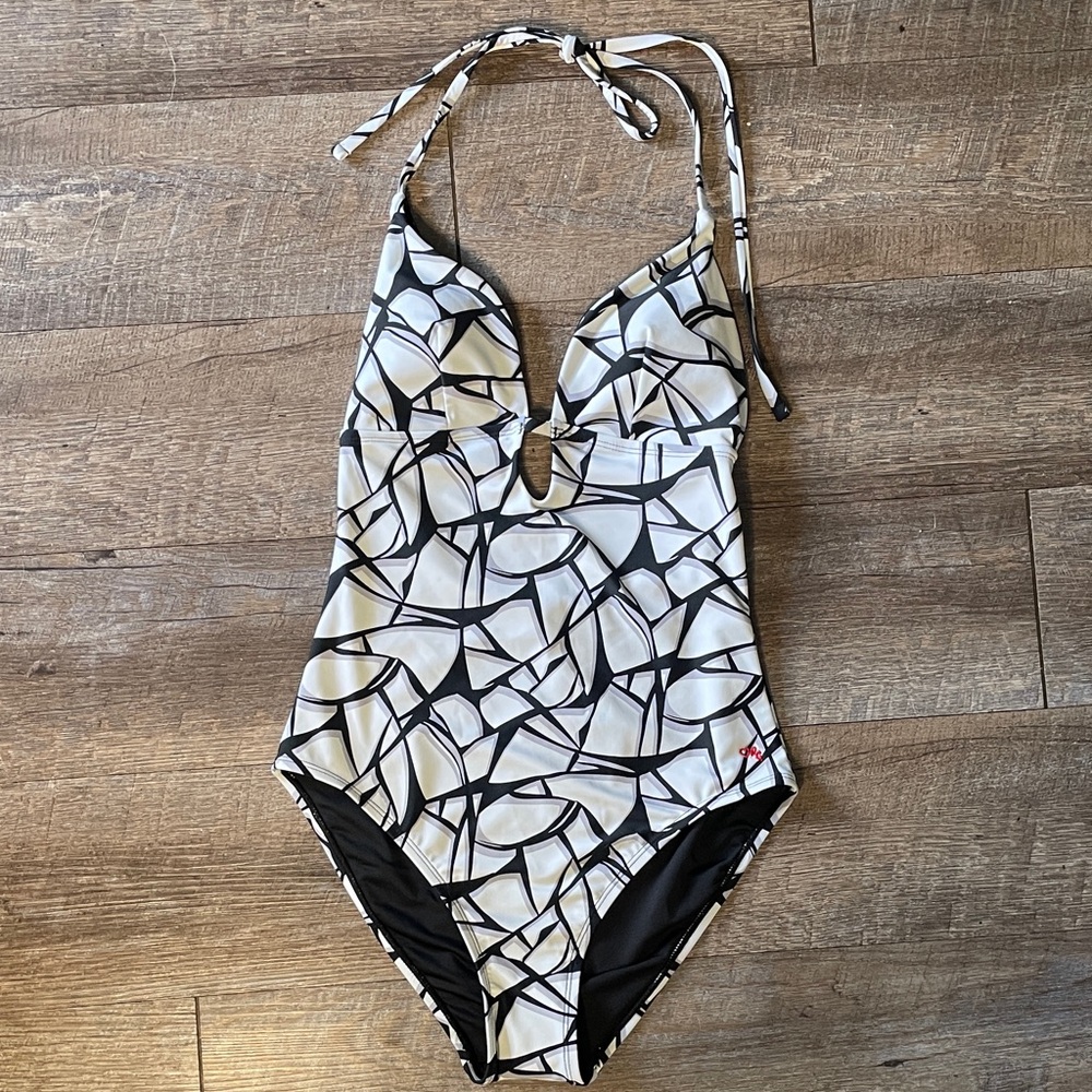 NWT Robert Graham Break the Ice One Piece Swimsuit